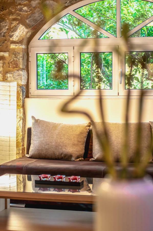 Kamares Suites Каламата Экстерьер фото